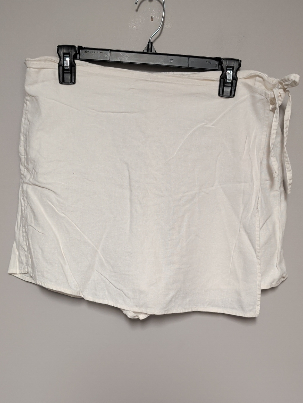 Old Navy White Wrap Skort with Side Tie